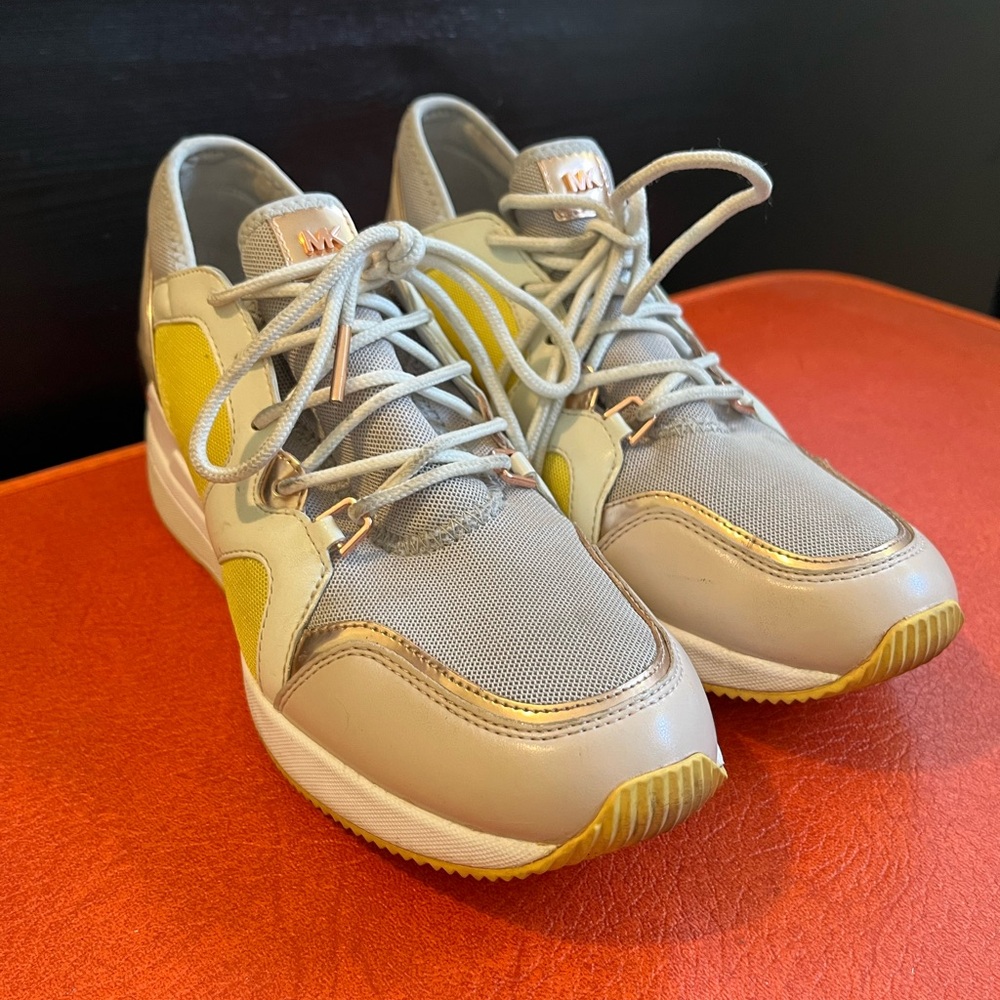 Michael Kors Liv Bubble Trainer Sneakers - Picture 4 of 12
